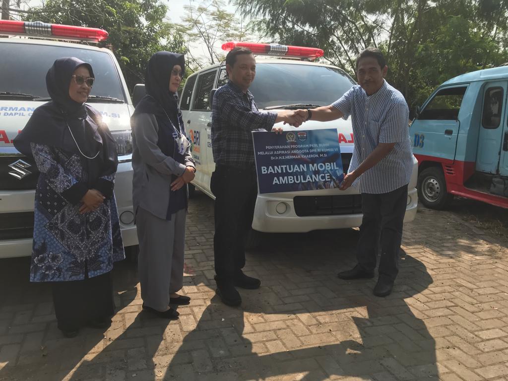 Tebar 16 Ambulan di Cirebon-Indramayu