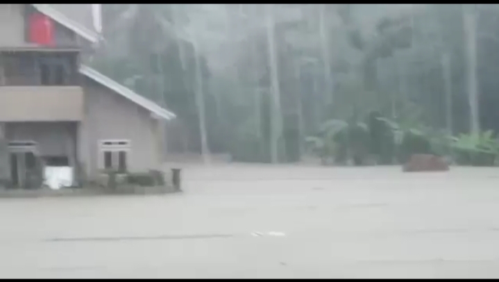 Banjir Bandang Rendam 3 RT di Desa Jamberama Kuningan Sore Tadi, Begini Kondisinya