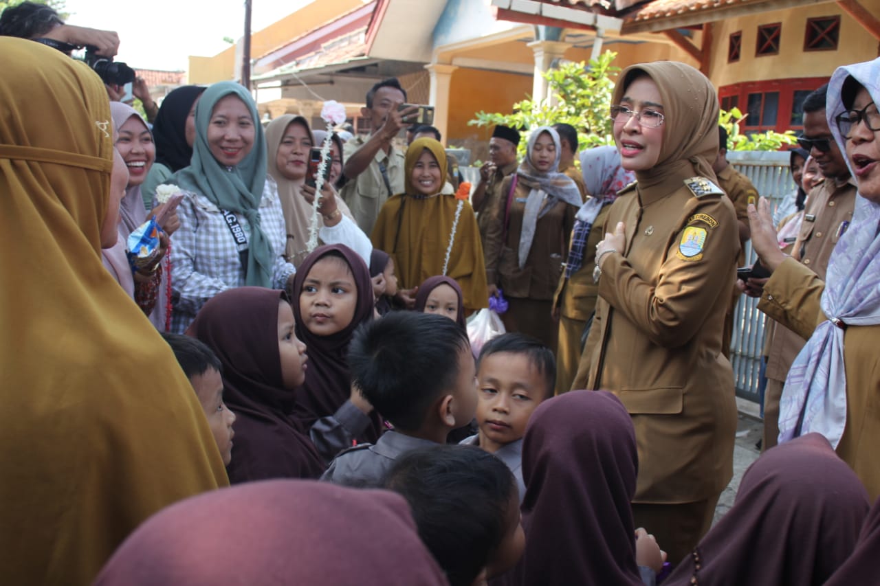 Komentar Wabup Ayu Soal Angka Kemiskinan di Kabupaten Cirebon 