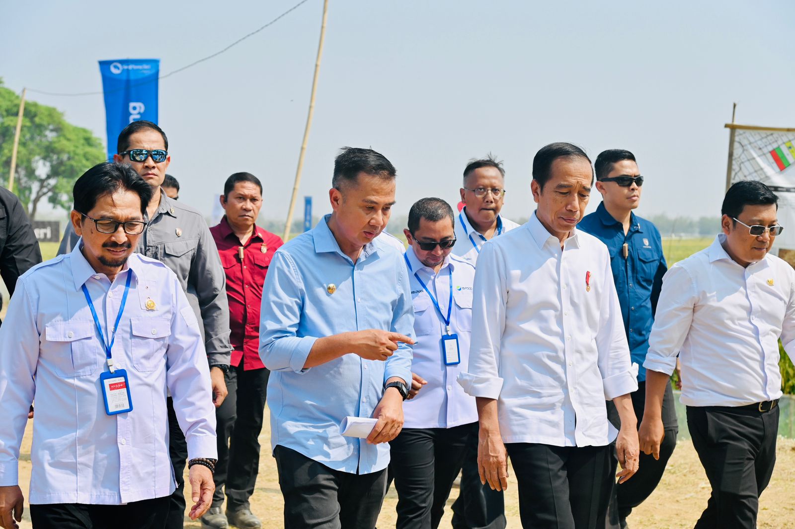 Bey Machmudin Dampingi Presiden Jokowi Tinjau Panen Raya di Subang 