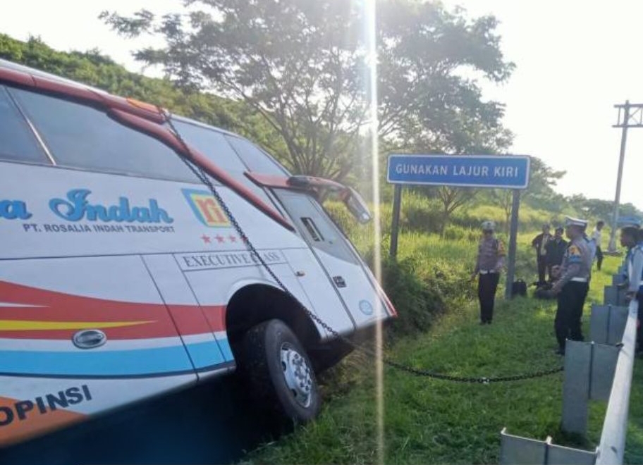 Sopir Bus Rosalia Indah Jadi Tersangka Kecelakaan Maut di Tol Batang-Semarang KM 370