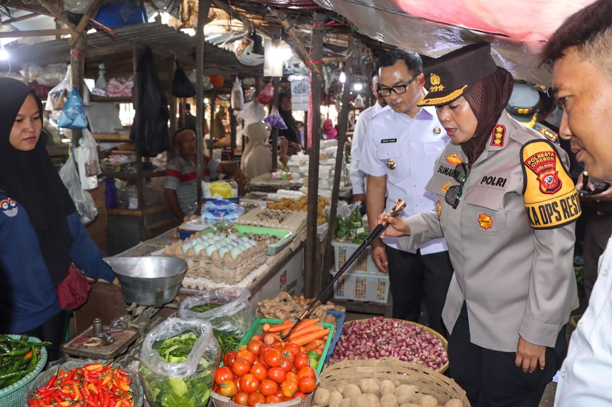 Pesan Kapolresta Cirebon Usai Pantau Harga Sembako di Pasar Sumber