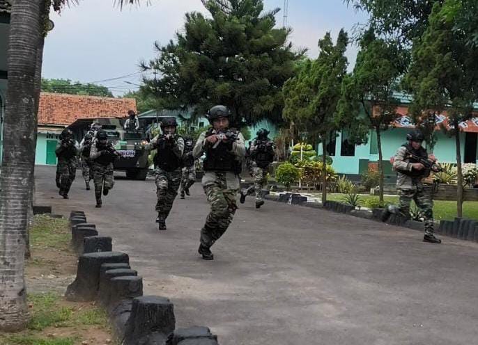 Asah Kesiapan Prajurit TNI, Kodim 0620 Kabupaten Cirebon Gelar Latgab Terpadu