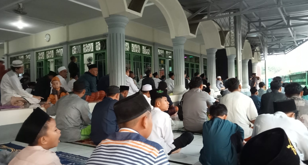 Pesan Khotbah di Masjid Jami Syarif Hidayatullah Sumber: Istiqomah Pasca Ramadan
