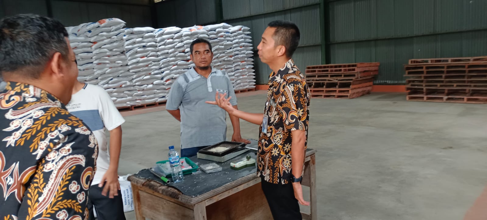 Bulog Cirebon Target Mampu Serap Gabah Petani 41.482 Ton pada Masim Panen Tahun Ini