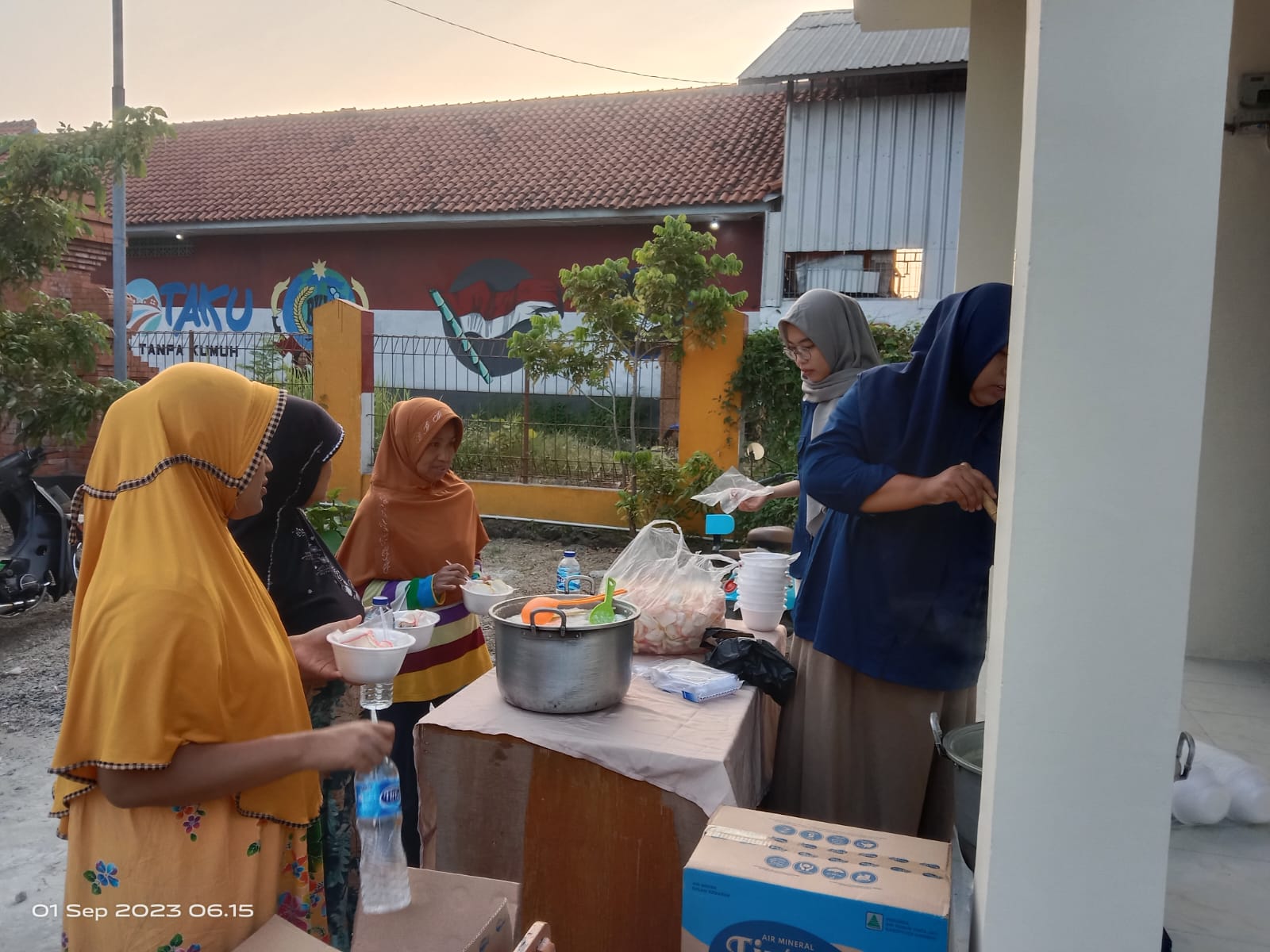 Puskesos Kemantren Sediakan Bubur Sayur Gratis