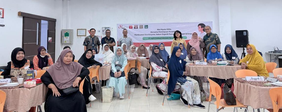 JAPFA Cirebon Ajak Ibu-Ibu Olah Sampah Jadi Ecoenzyme dan Sabun Organik