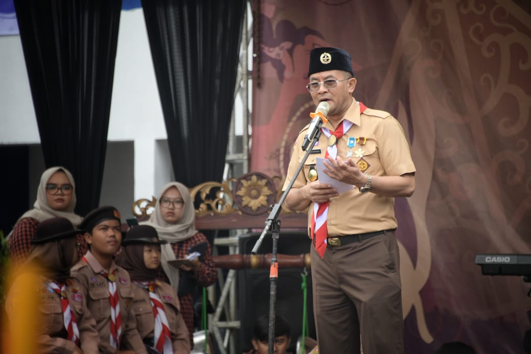 Hari Pertama Ngantor, Wagub Erwan Pilih Naik Motor ke Gedung Sate