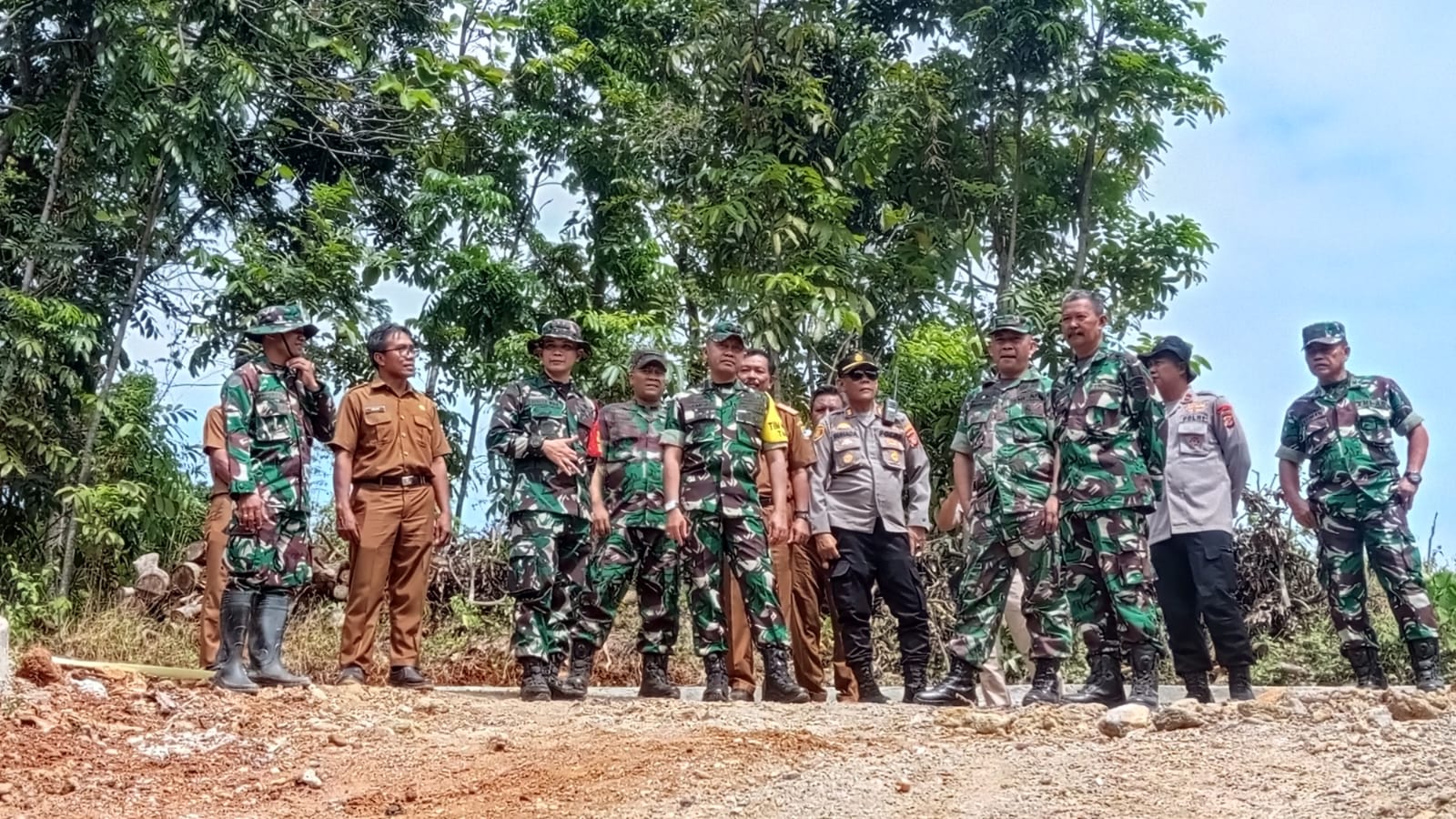 Tim Wasev TNI AD Tinjau Progres TMMD ke-121 di Kabupaten Cirebon