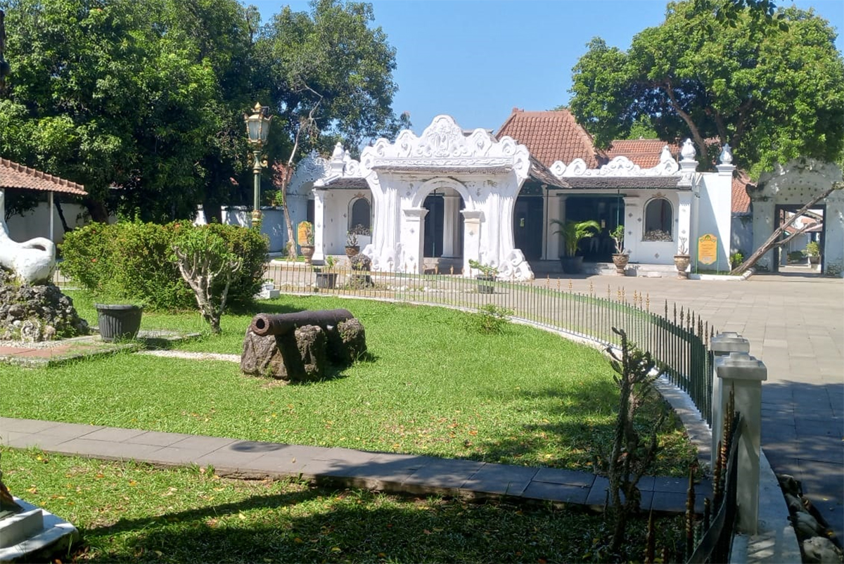 Ini Dia Tempat Wisata Keluarga di Cirebon yang Kental Nuansa Budaya dan Sejarahnya