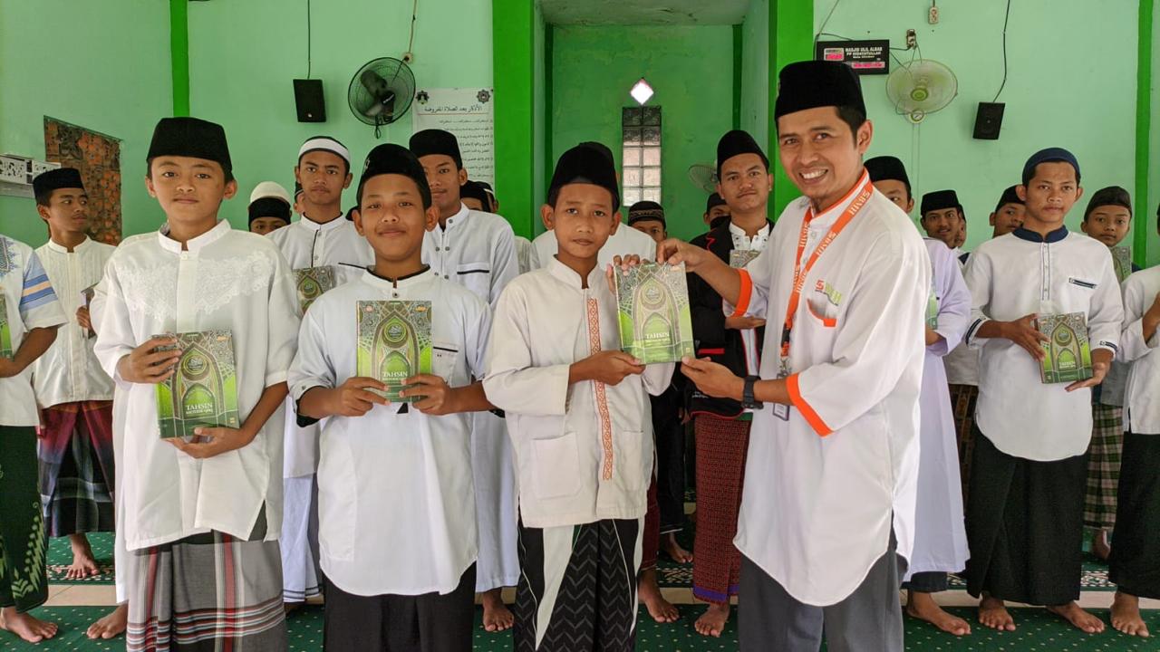 BMH Cirebon Salurkan Al Qur’an
