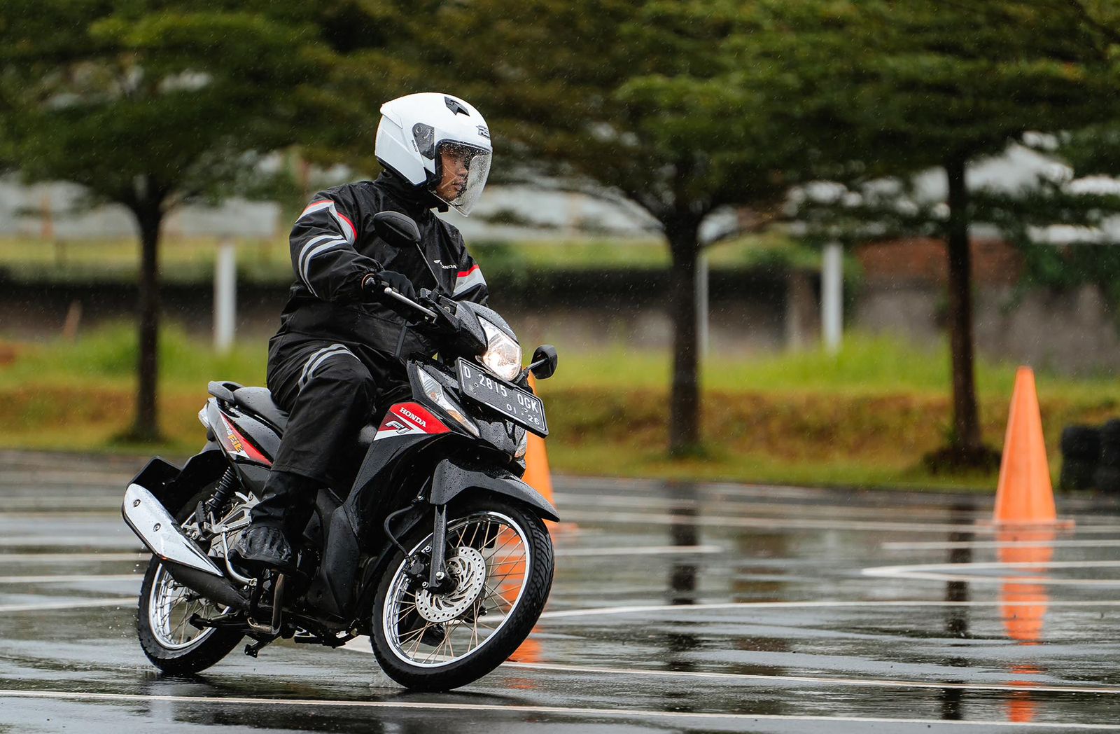 Tips Merawat Sepeda Motor di Musim Hujan