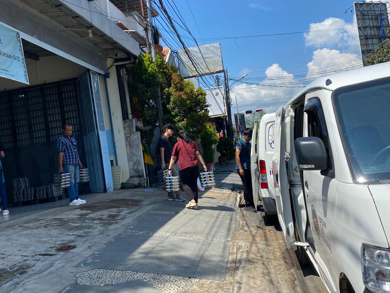 SPPG Harjamukti Perdana Kirimkan MBG