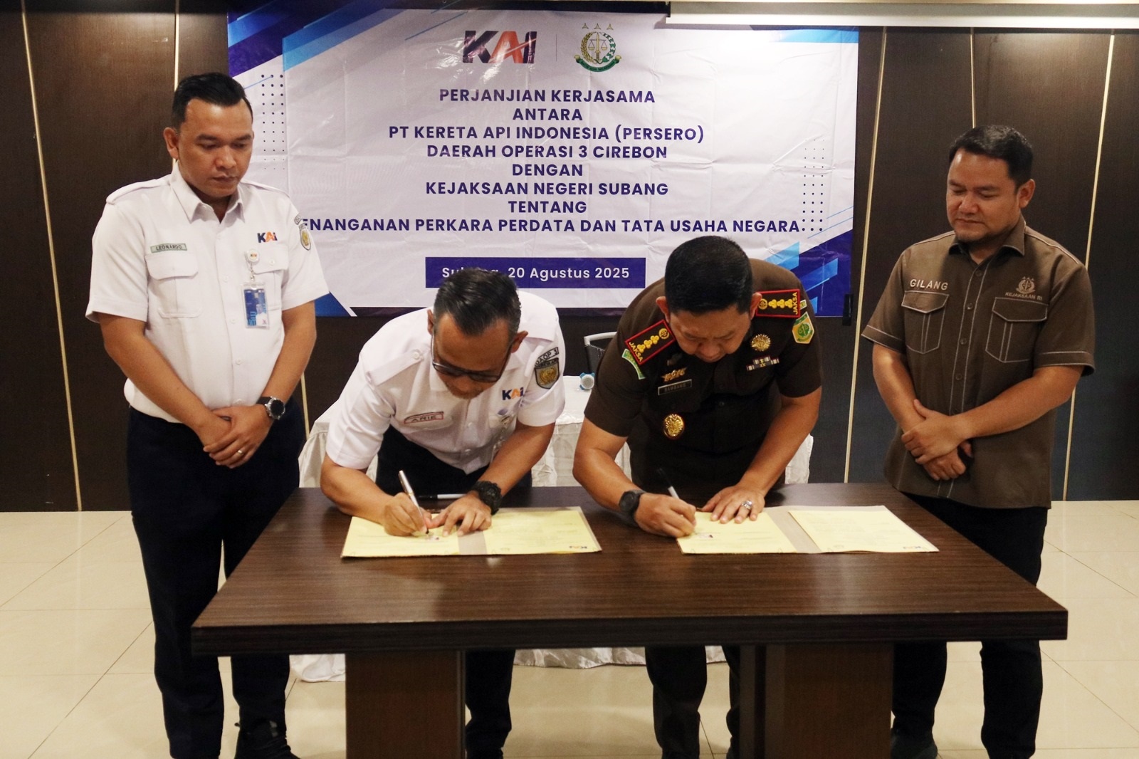 Atasi Permasalahan Aset, KAI Daop 3 Cirebon Tandatangani Kerjasama dengan Kejari Subang 