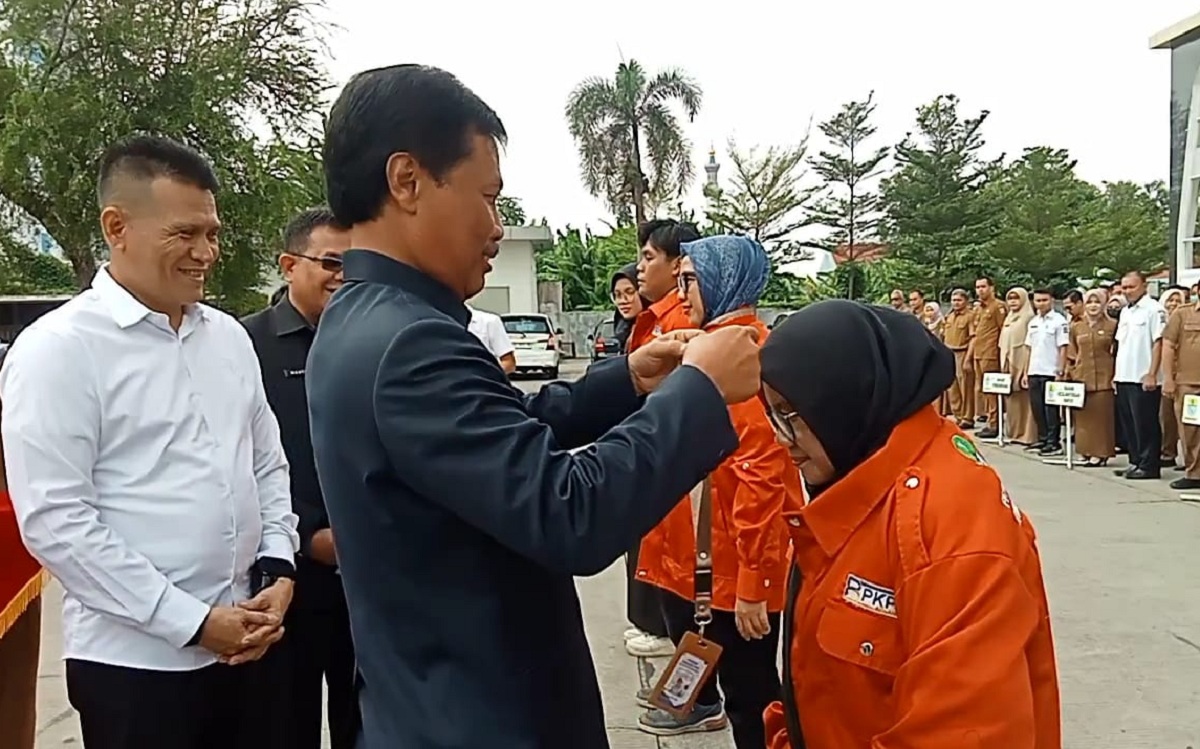 Petugas KTMDU Dikukuhkan Walikota Cirebon, Warga yang Belum Daftar Ulang Kendaraan Akan Didatangi