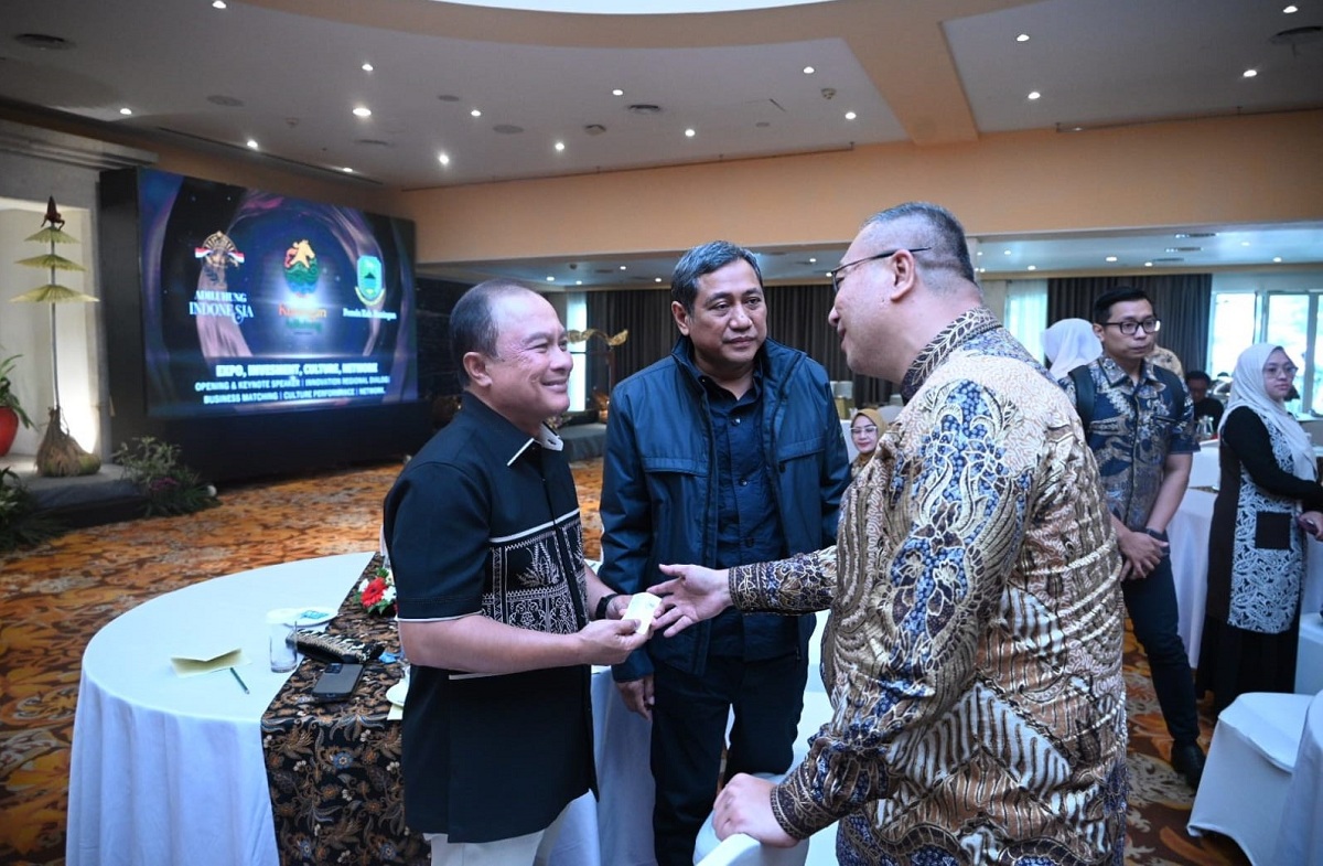 DEAL! Akan Dibangun Pabrik Sepatu di Kuningan, Diproyeksikan Menyerap 7 Ribu Tenaga Kerja