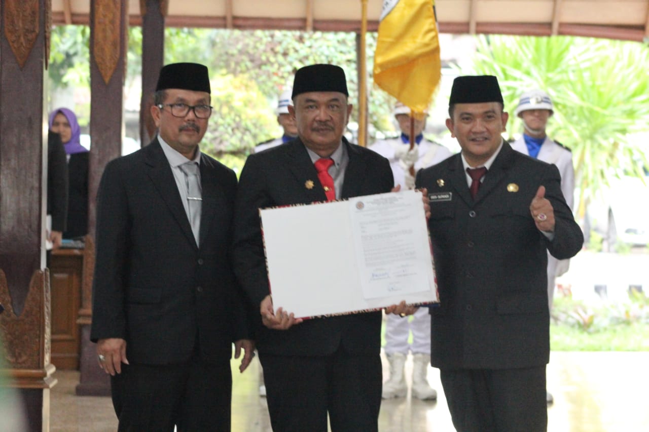 Hendra Nirmala Dikukuhkan Menjadi Ketua DPK IKAPTK Kabupaten Cirebon Periode 2022-2027