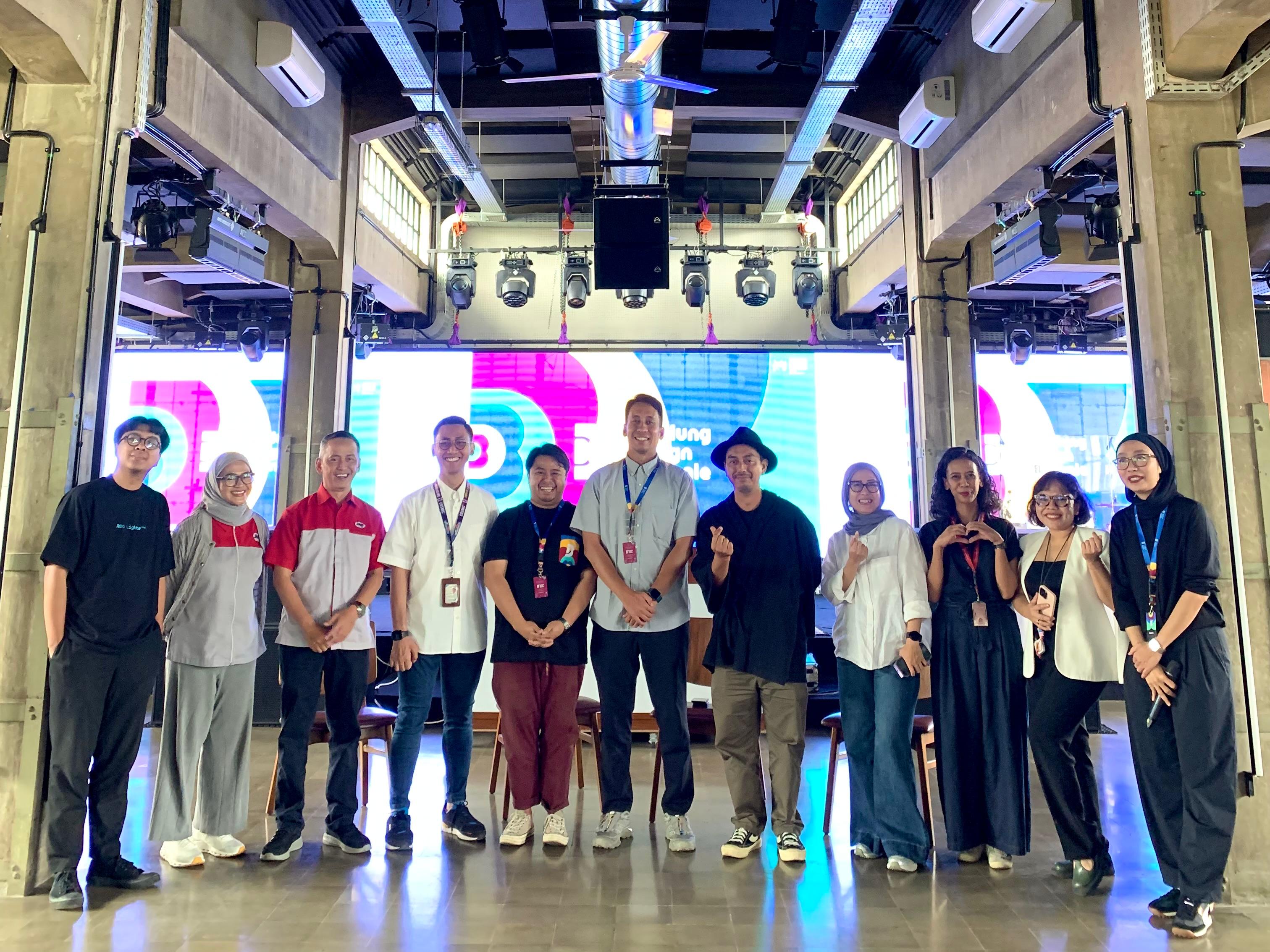 JNE Resmi Jadi Mitra Logistik Bandung Design Biennale 2025 