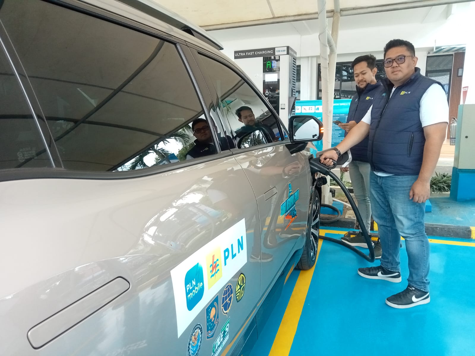 PLN Pastikan Mudik Nataru Pakai Mobil Listrik Aman, Cirebon Disebut Titik Krusial