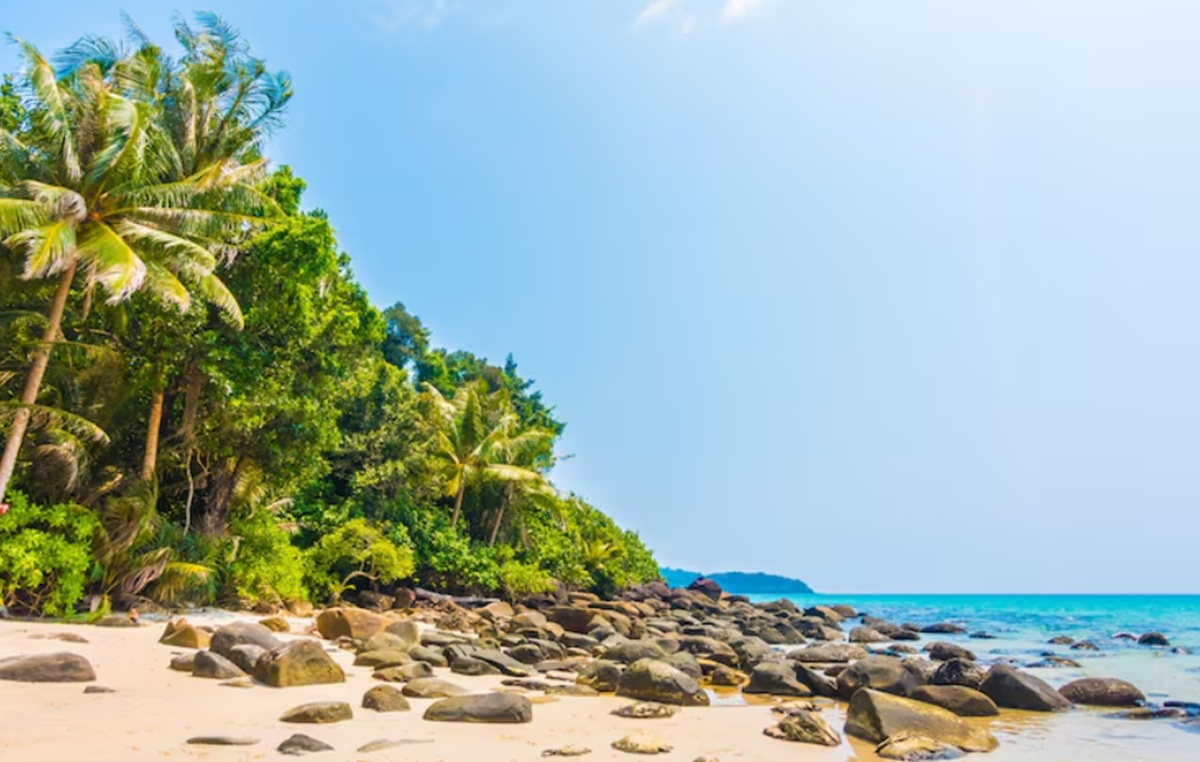Dekat dari Cirebon, 3 Pantai Hits di Indramayu yang Wajib Kamu Kunjungi!