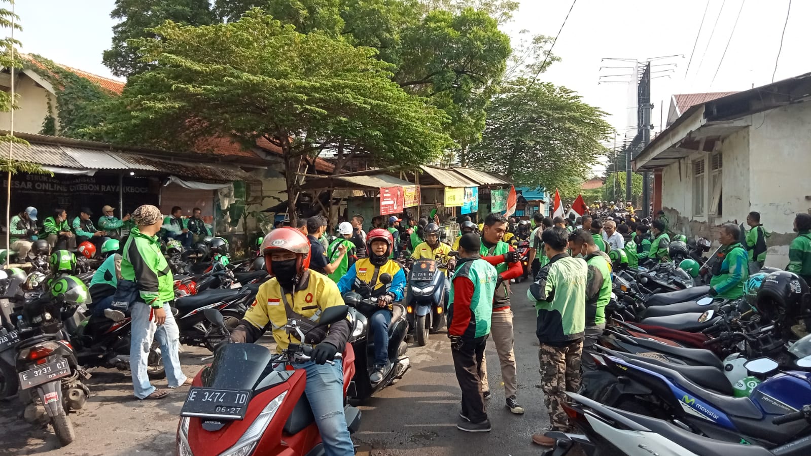 Salam Satu Aspal! Demo Kenaikan BBM di Cirebon Hari Ini, Giliran Komunitas Ojol