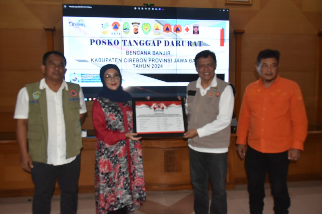 BNPB Salurkan Bantuan Untuk Korban Banjir di Cirebon Timur, Sekda Hilmy: Saya Ucapkan Terima Kasih