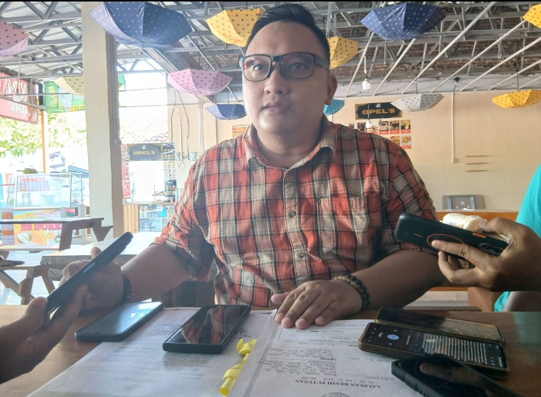 Pemasangan Papan Pengumuman di Lahan Sengketa Jalan Cipto Kota Cirebon Diprotes