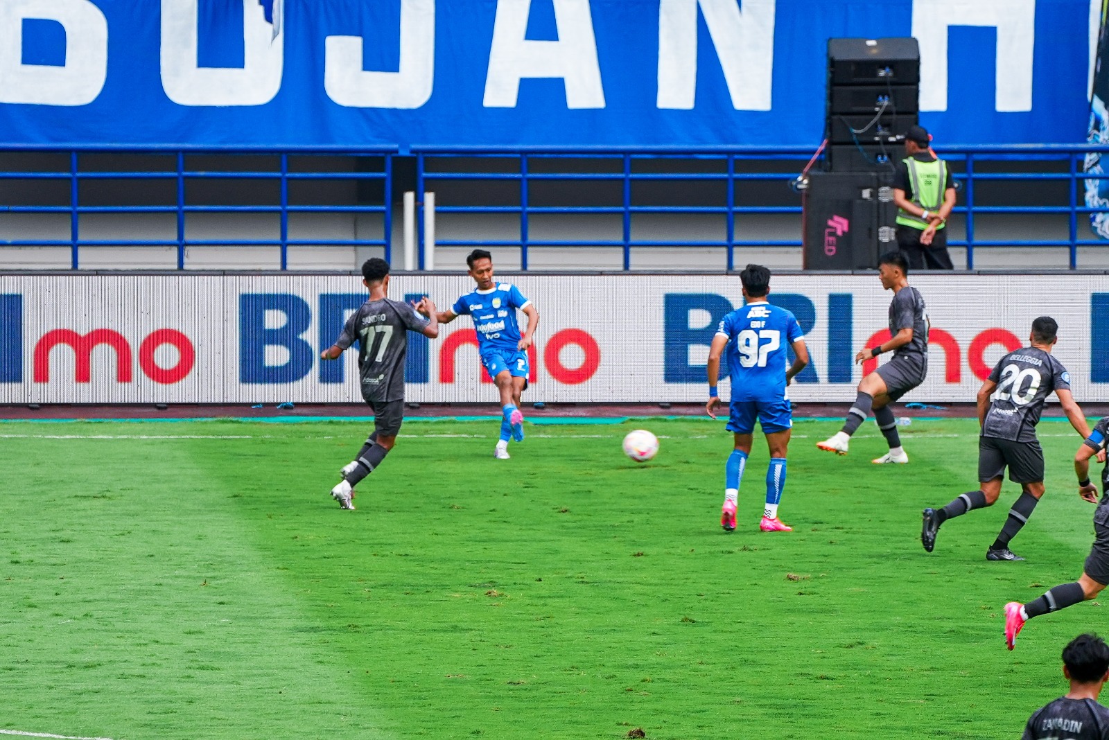 BRI Liga 1 2024/2025 Ditutup dengan Sukses, BRI Buktikan Sepak Bola 'Sarana Sinergi Pemberdayaan Olahraga'