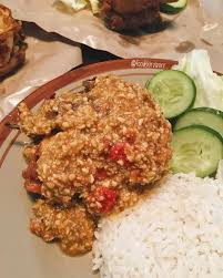 Rekomendasi Tempat Makan Keluarga yang Murah di Cirebon