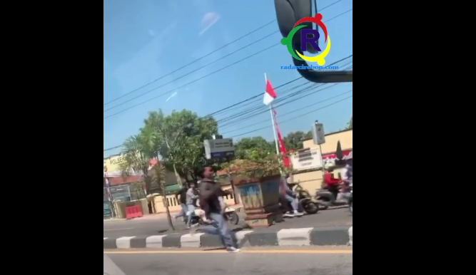 Tawuran Pelajar di Cirebon, Persis di Depan Polsek Weru, 3 Orang Ditangkap, 1 Luka Bacok