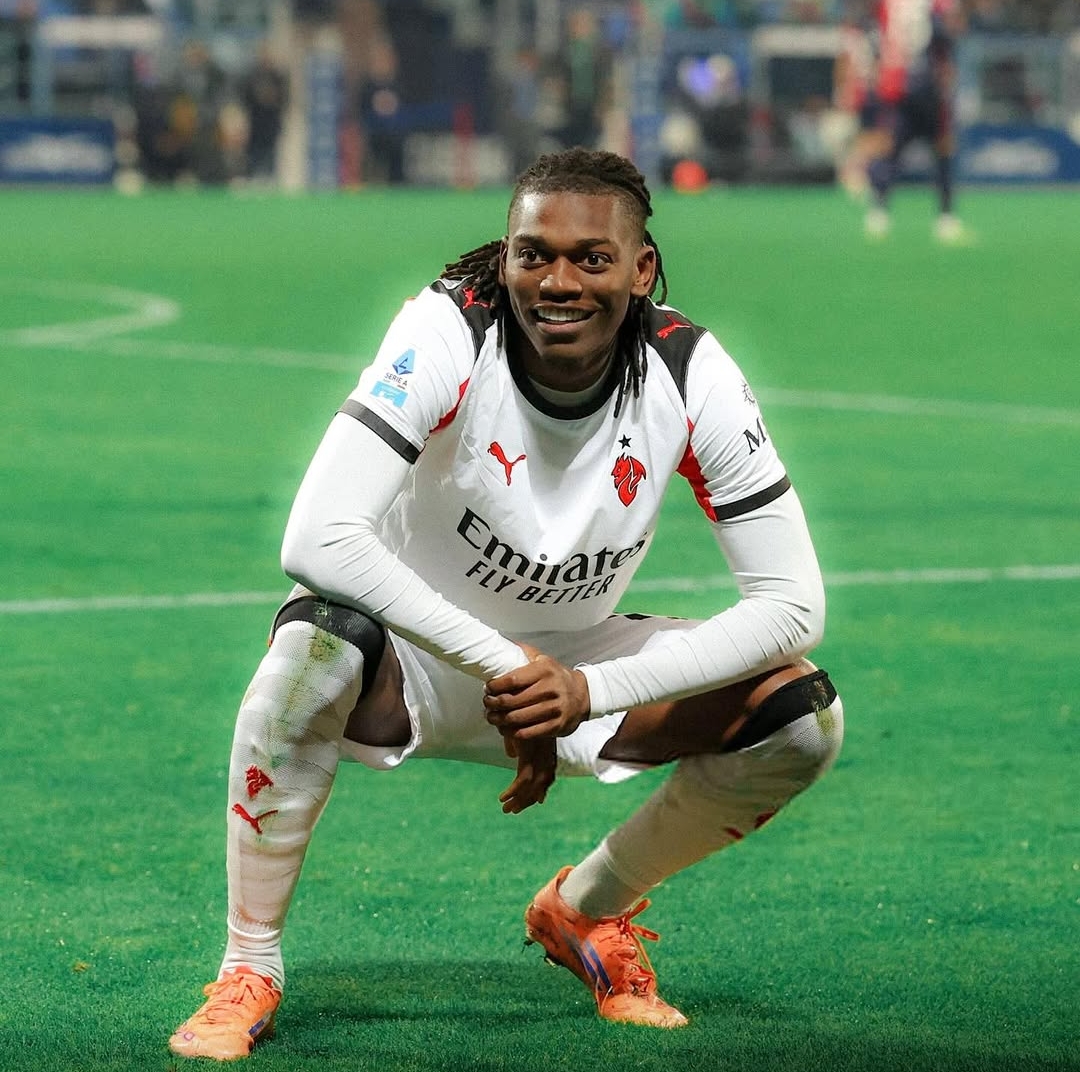 AC Milan Kehilangan Bintang Utama, Rafael Leao Resmi Pamit dari San Siro
