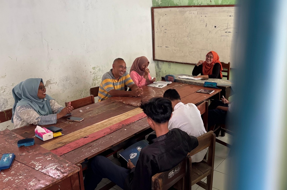 Ironi Kemerdekaan dan Gaji Guru di Cirebon: Dimulai dari Semangkuk Bakso 