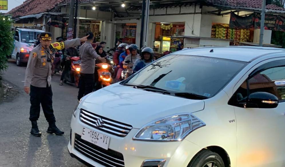 Kapolres Majalengka Turun Langsung Urai Kemacetan di Perempatan Sukaraja