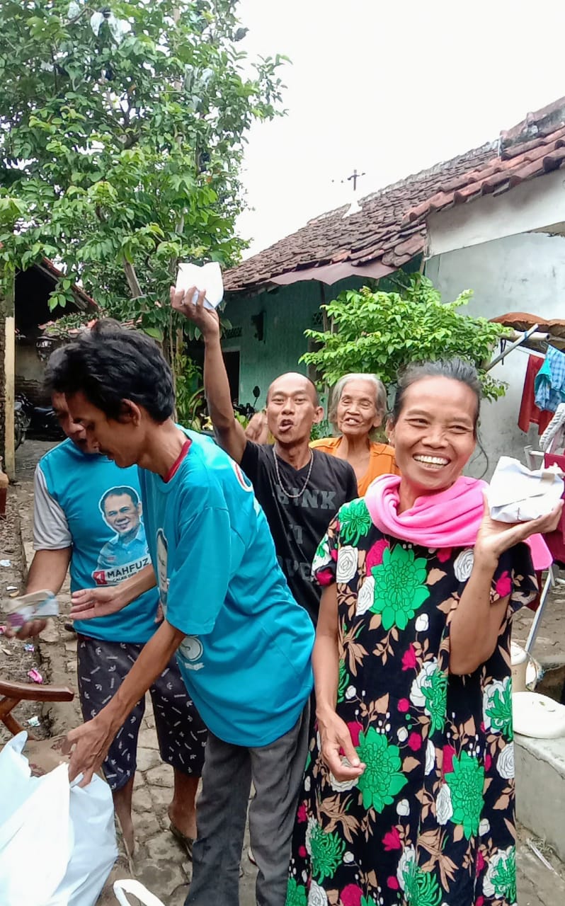 Bantu Korban Banjir, Partai  Gelora Dirikan Dapur Umum