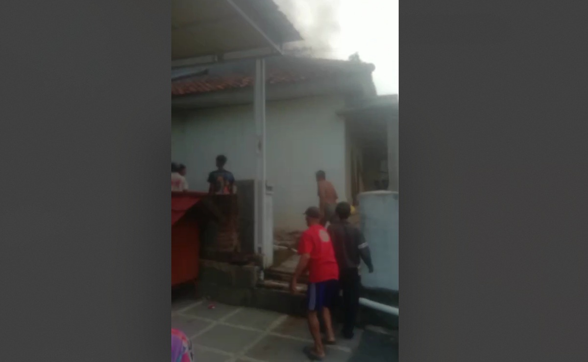 Kebakaran Rumah di Cipanas, Kabupaten Cirebon, Kerugian Diperkirakan Mencapai Puluhan Juta