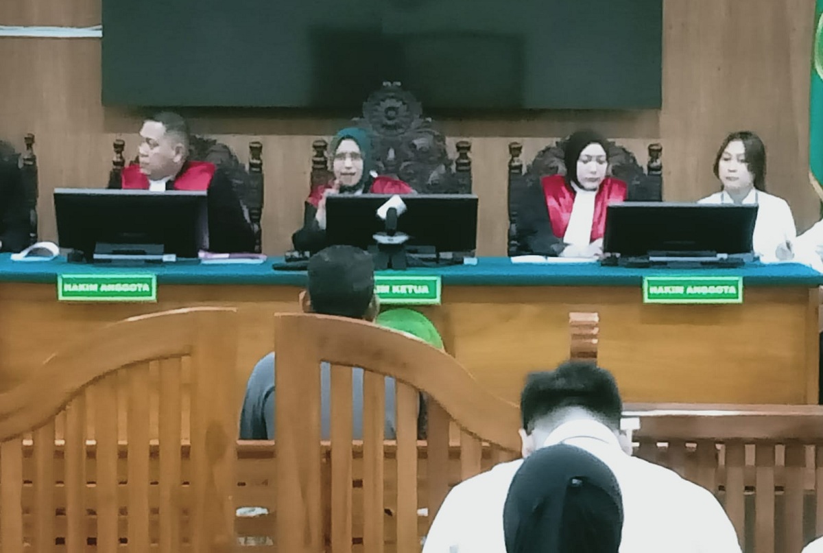 Sidang 2 Penjual Miras di PN Kota Cirebon, Dituntut Denda Rp3 dan Rp10 Juta, AS Keberatan