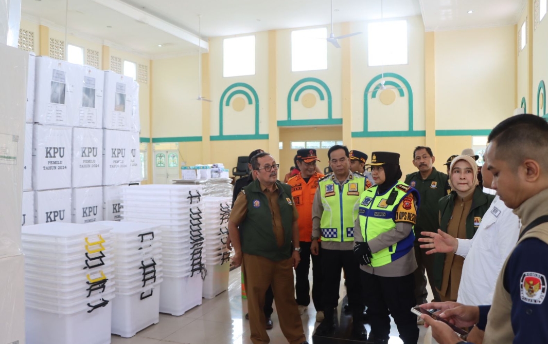 Beberapa Hari Jelang Pemilu, Polresta Cirebon dan Forkopimda Cek Gudang Logistik