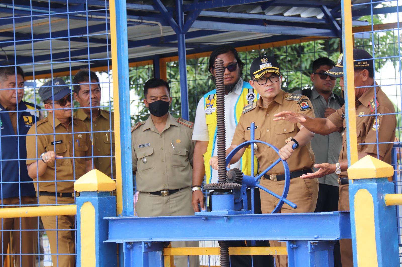 Bendungan Karet Jamblang Dipenuhi Tumpukan Sampah, Pj Bupati Cirebon Cari Solusi