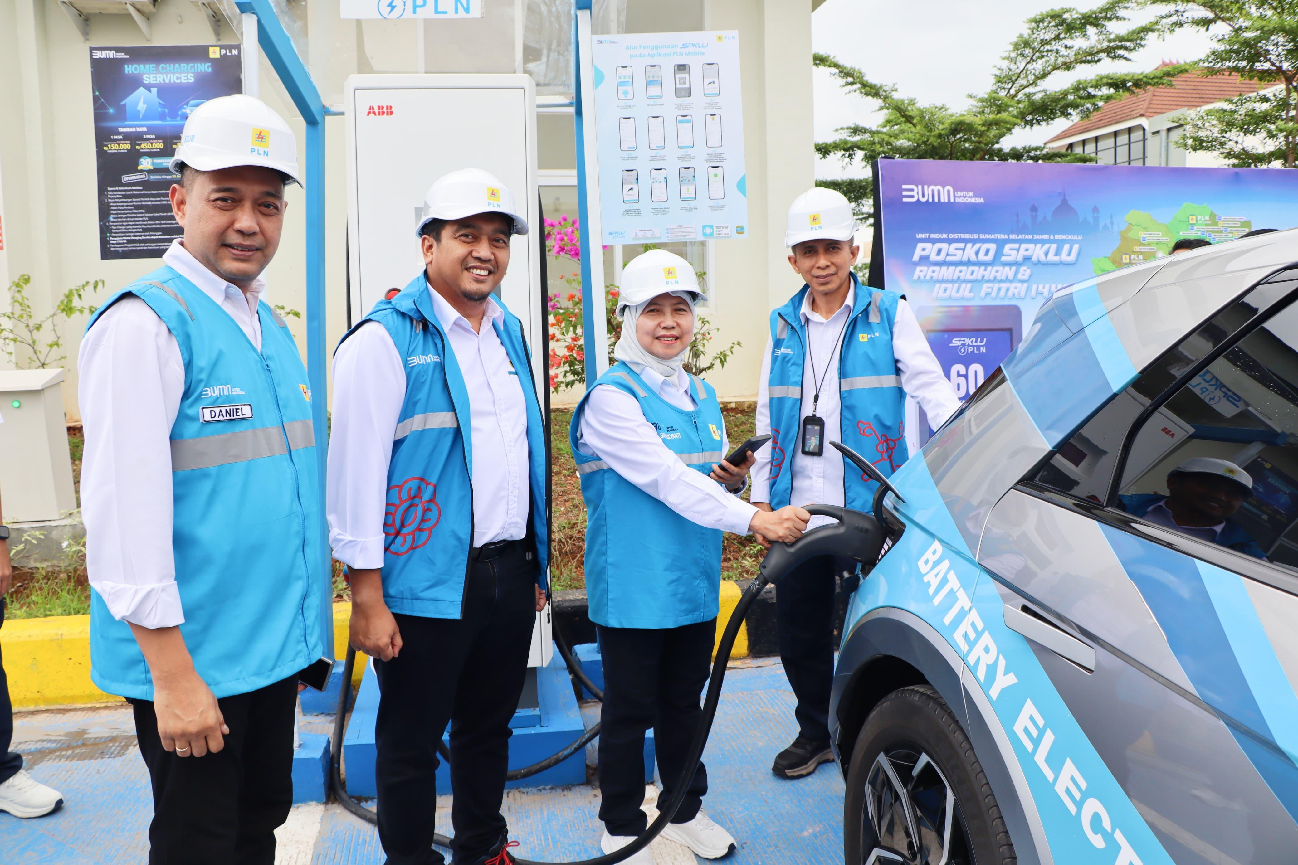 Diprediksi Pemudik EV Meningkat Idulfitri 1446 H, PLN Siapkan 1.000 Unit SPKLU di Jalur Trans Jawa-Sumatra