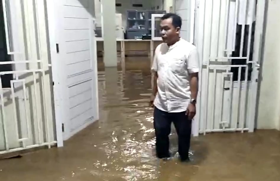 Banjir di Cirebon Timur Terjang 4 Kecamatan, Kuwu Japura Bhakti: Harus Ada Penanganan Serius 