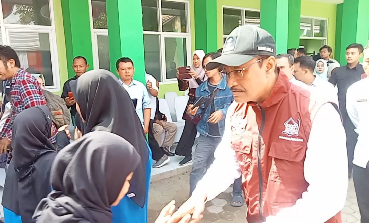 Mensos Tinjau Sekolah Rakyat di Cirebon, Pesannya Menyinggung Praktik Suap
