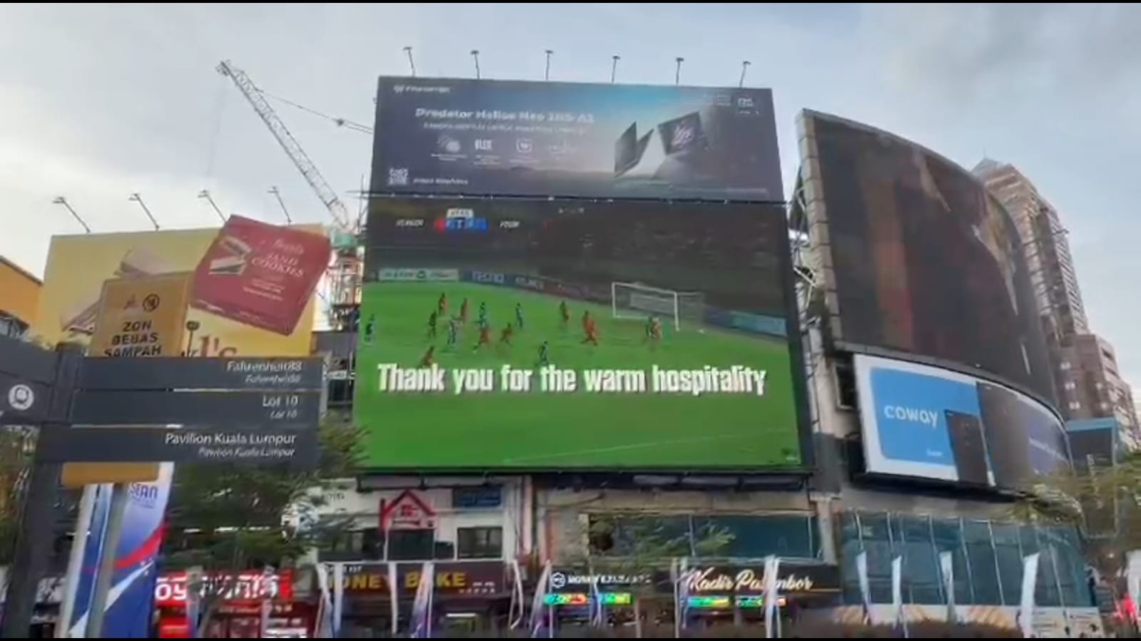 Viral di Malaysia, Persib Bandung Muncul di Billboard Bukit Bintang Kuala Lumpur 