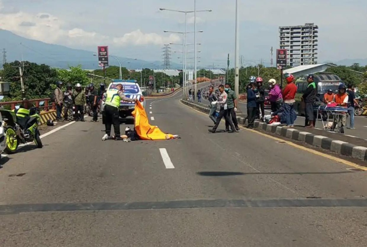 TRAGIS! Ayah dan Anak Tewas dan Satu Putrinya Terluka, Kecelakaan di Flyover Pegambiran Cirebon