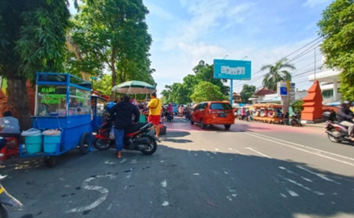 10 Tempat Ngabuburit di Cirebon Paling Populer, Surga Takjil hingga Sunset Pantai