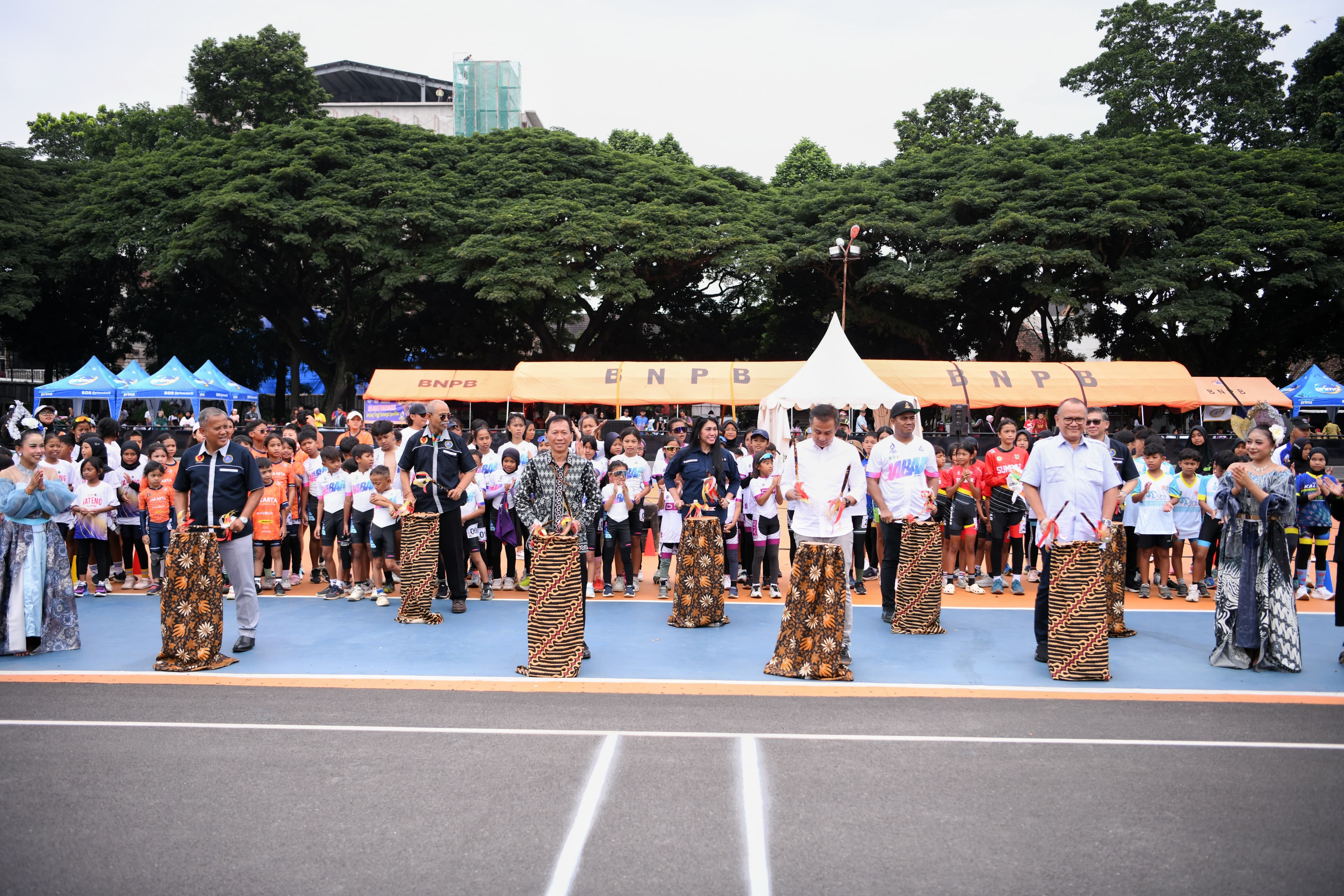 Bey Machmudin Buka Kejurnas Sepatu Roda dan Skateboard Piala Ibu Negara 