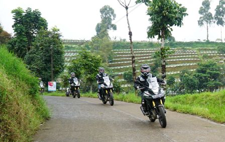 Cara Penggunaan Kopling yang Baik saat Melewati Tanjakan Menggunakan Sepeda Motor