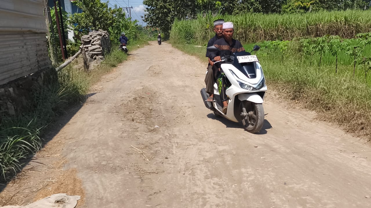 Jalan Tambelang Cirebon Rusak Parah, Warga Desak Perbaikan Segera