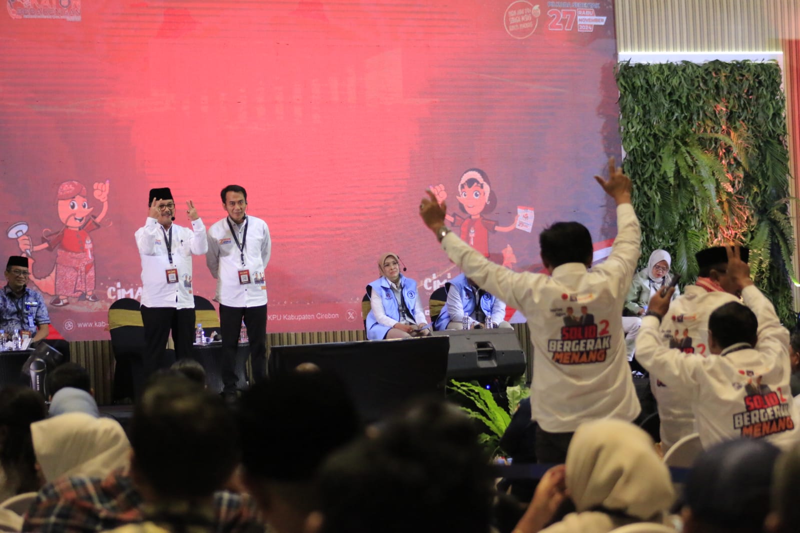 Debat Terbuka Pertama Pilkada Kabupaten Cirebon, Berikut Visi dan Misi Paslon WALI 