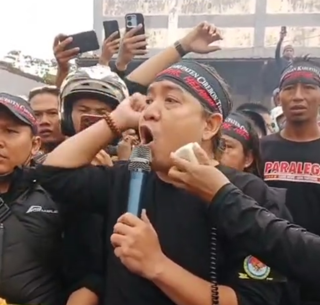 Peserta Aksi Unjuk Rasa Jalan Rusak Tantang Prabowo dan Dedi Mulyadi Datang ke Cirebon Timur