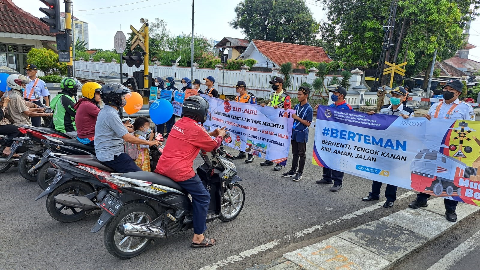 Kecepatan Kereta Api Ditambah, PT KAI Sosialisasi Keselamatan di Perlintasan Sebidang